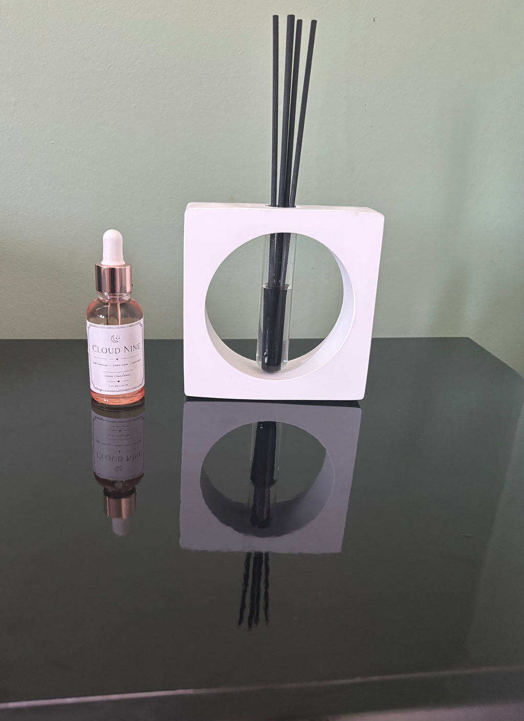 The Cloud Nine Modern Reed Diffuser Set 🔲